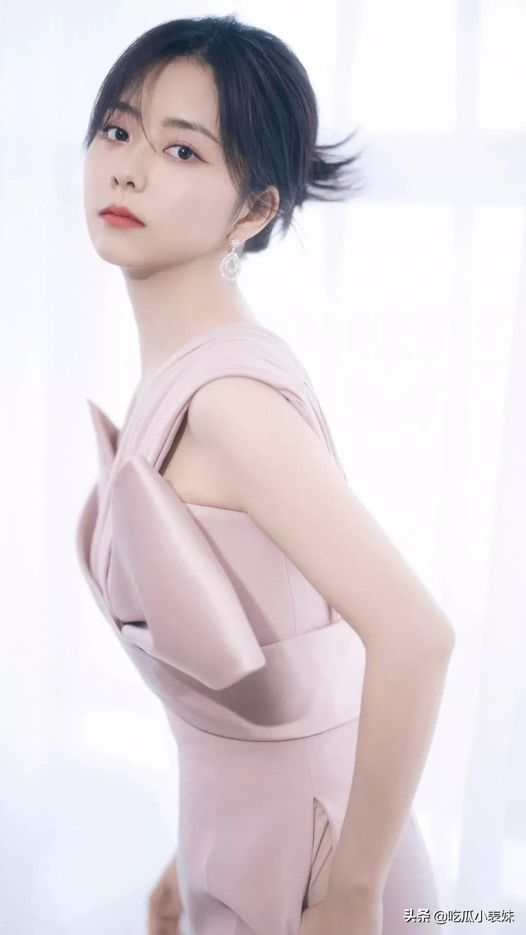 谭松韵，迷人的娃娃脸，甜美可爱