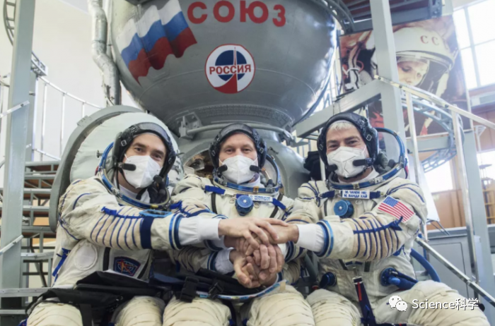 美国的航天梦，竟然被俄罗斯“卡脖子”了？
