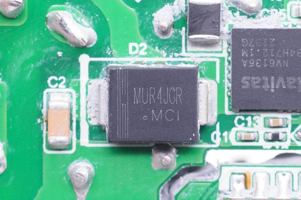 一个顶三个，支持三设备同时快充，安克100W氮化镓超能充拆解