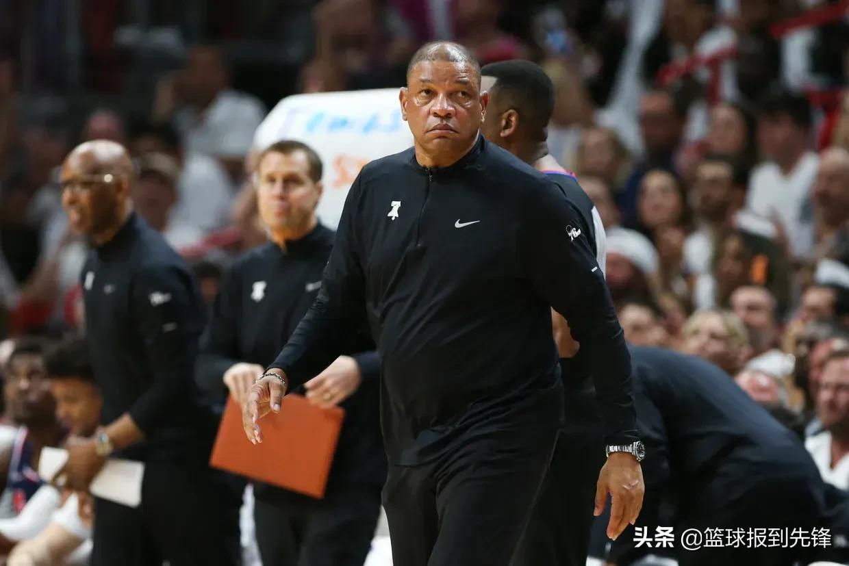 nba有哪些球员当教练(由球员转做主教练的10位教练：菲尔·杰克逊是真正的指环王)