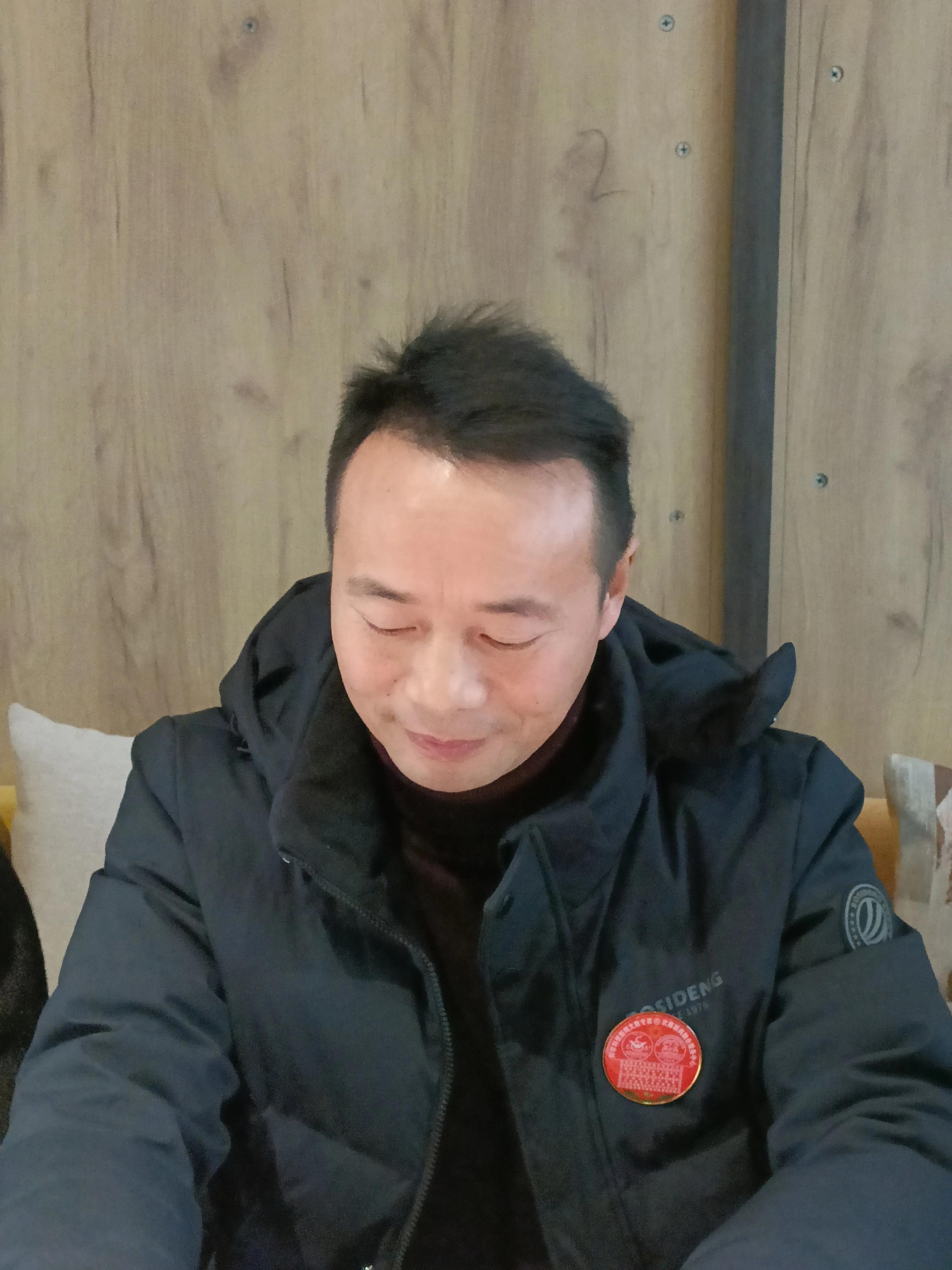 团拜会中的喜讯: