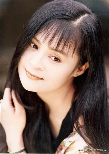 粘贴九首歌曲，皮肤失败，精神障碍，未婚生活，银杏的幸福