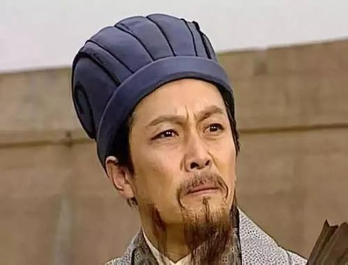 接下来我们来分析一下,这两版诸葛亮的扮演者究竟是谁更胜一筹.