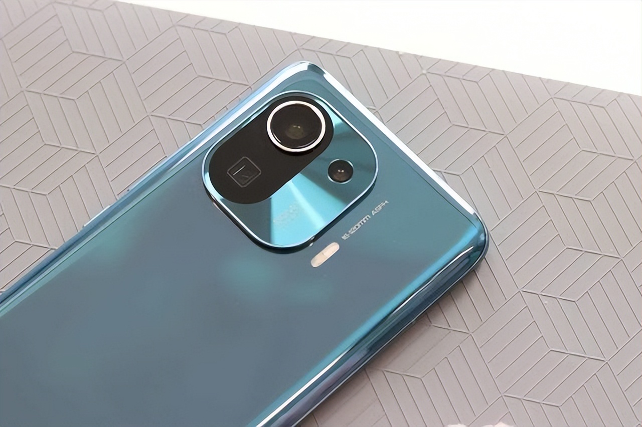 2022年手机选购指南：3000-4000元值得入手的高性价比手机推荐.