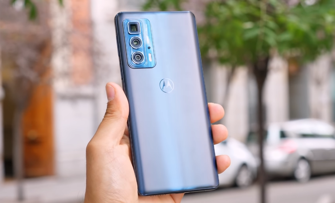 性价比“内卷”，“卷”不过Moto！12G+256G+骁龙870降至1799元