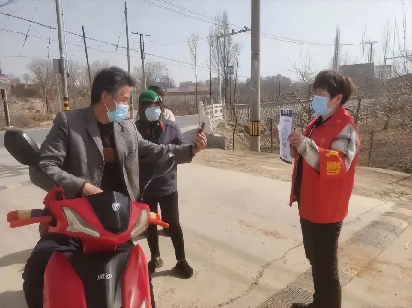 【疫情防控 巾帼在行动】白银市各级妇联党员干部下沉社区开展疫情防控工作