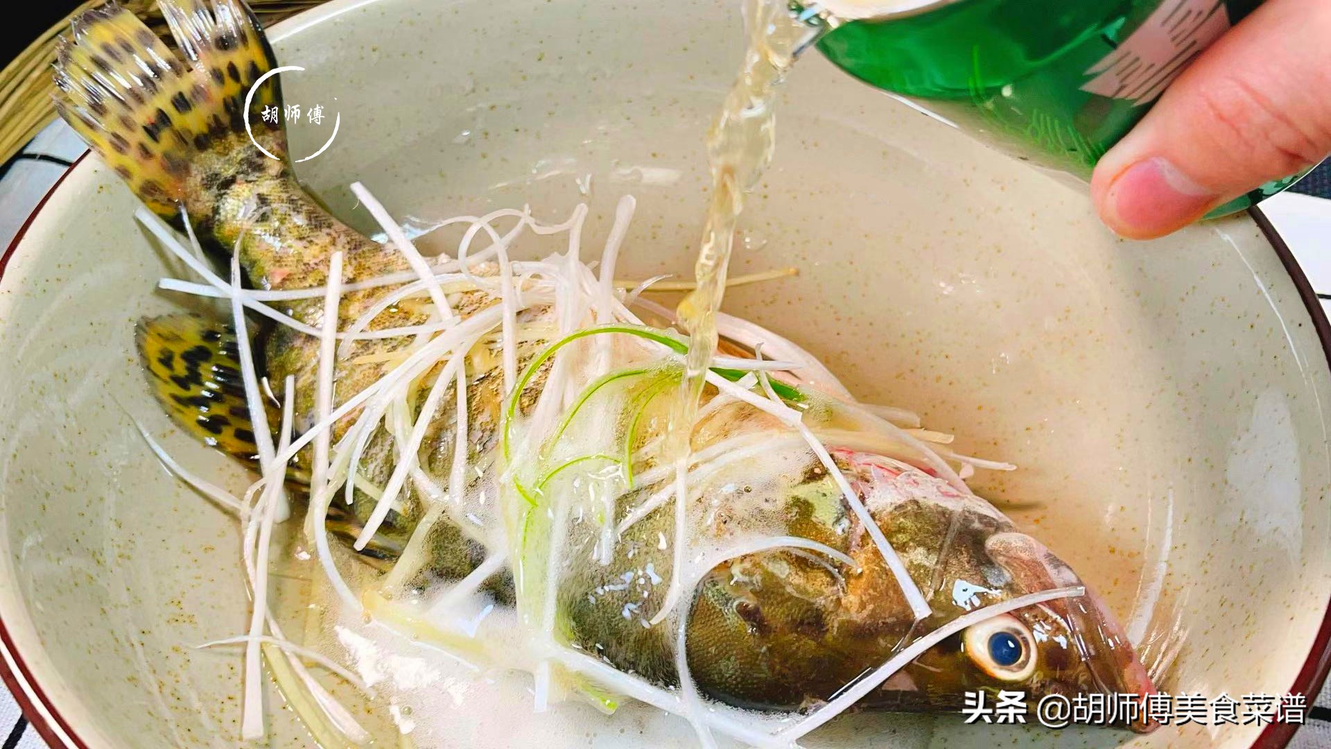 無論蒸什麼魚，這種調料不能放，很多人都會放，難怪魚肉又老又腥