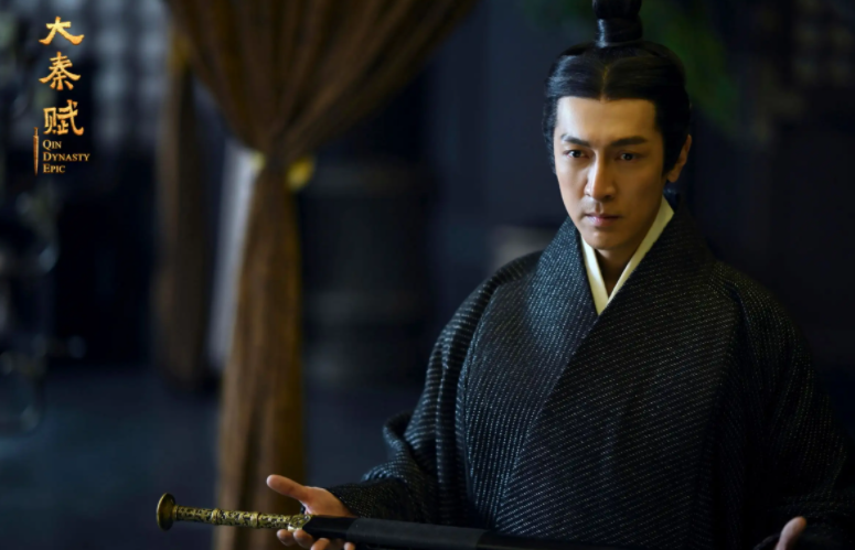 《藏海花》官宣引起争议，网友：张鲁一又要扮嫩