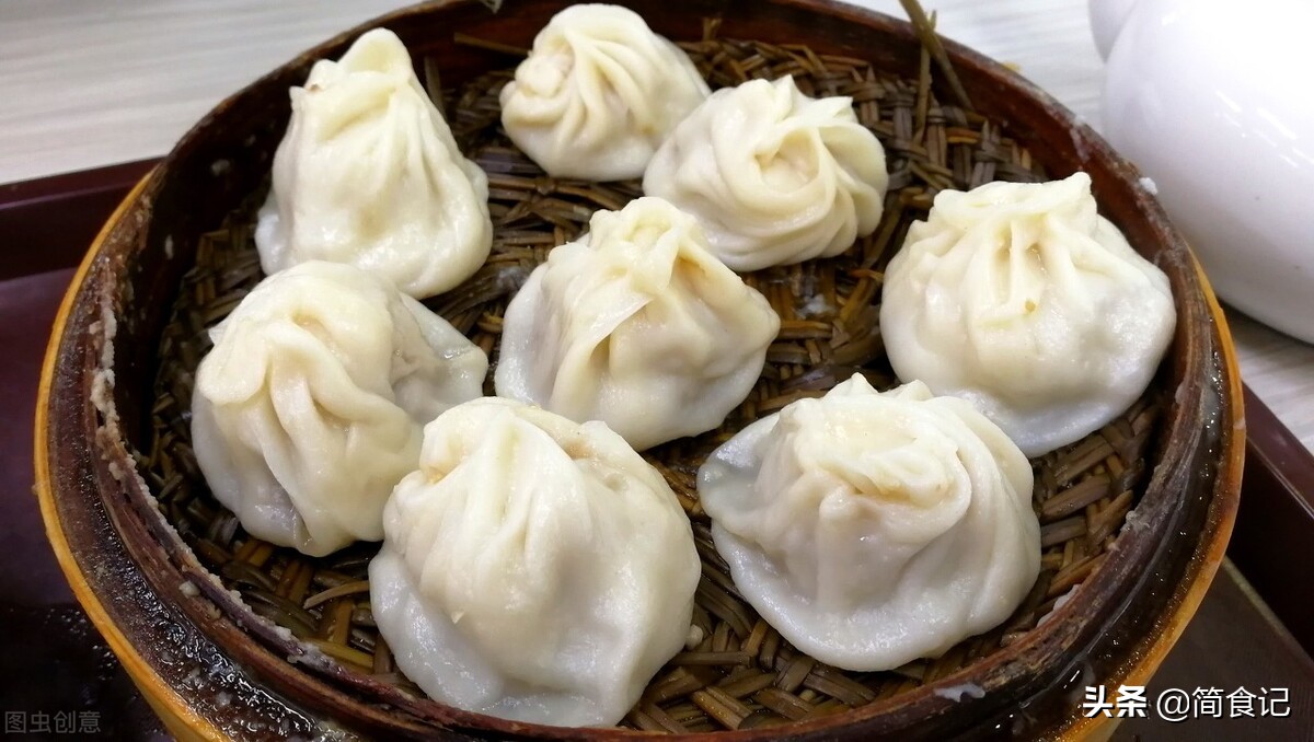 浙江也是八大菜系中浙菜的发源地,这里有着几千年的饮食文化.