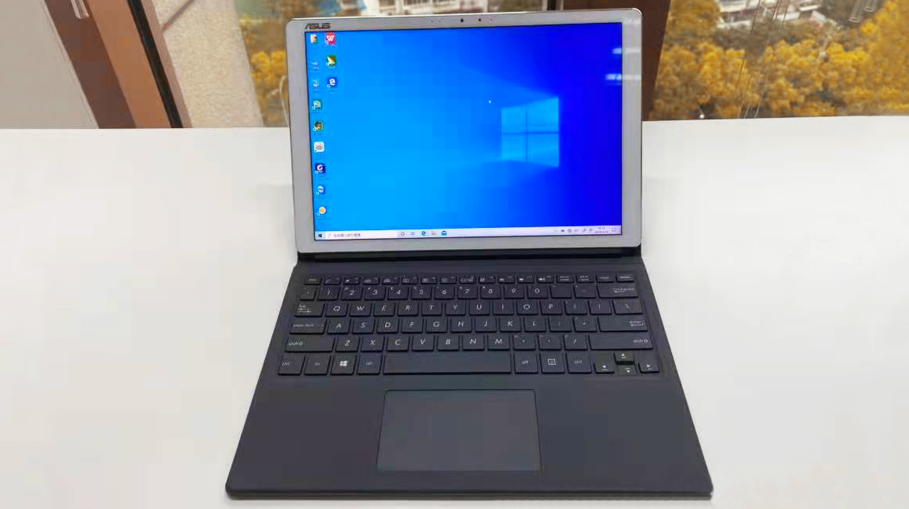 比笔记本电脑便携好用，这款华硕平板，2.8k屏幕娱乐体验出色