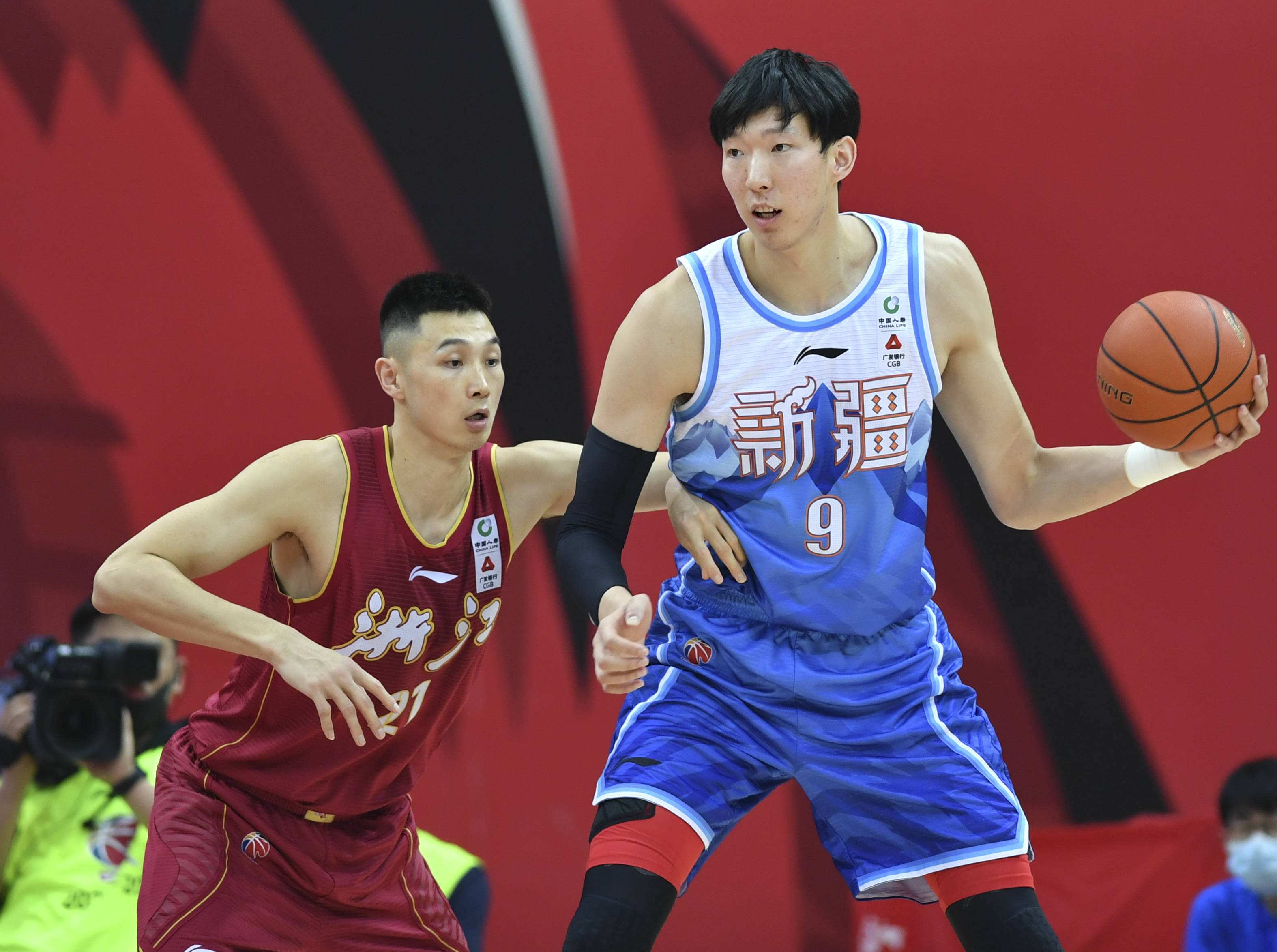 为什么明星退出中国nba(周琦当年为何离开辽篮加盟，现在又离开？这篇文章告诉您)