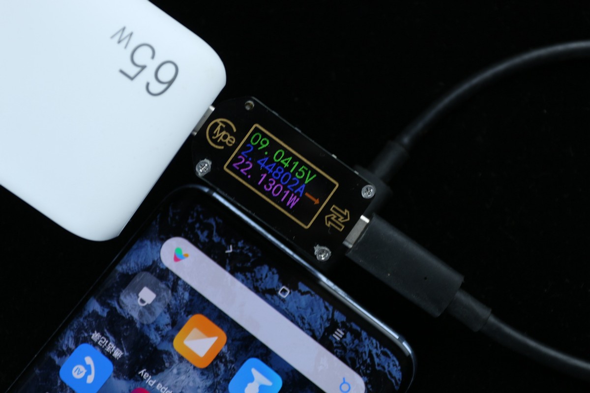 跑步进入全民快充时代——努比亚大白65W超薄氮化镓充电器实测