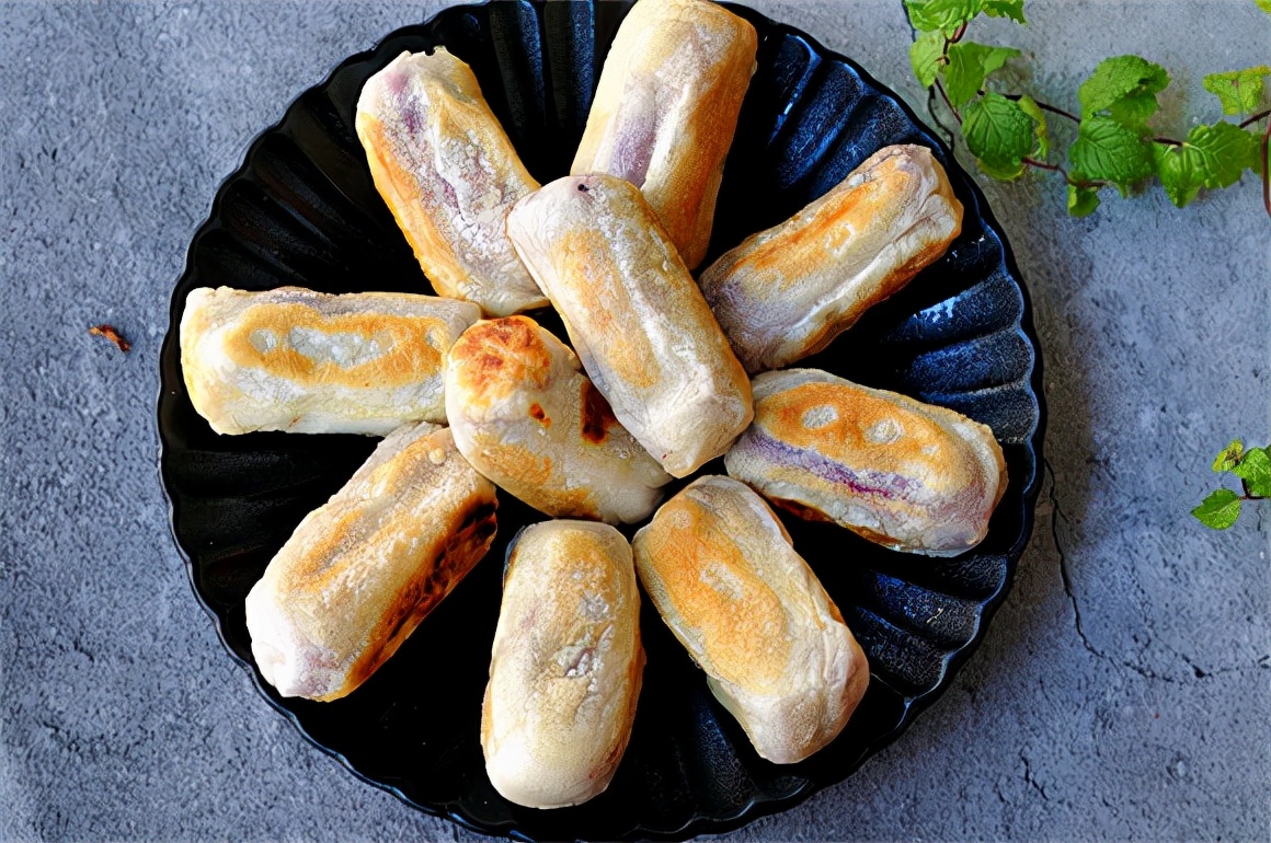 冬天吃红薯不如糕，1买就是10斤，不煮也不烤，一口一个超解馋