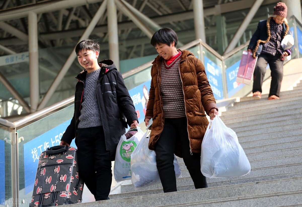 2022高校寒假放假时间表出炉，多地假期提前，“最长”假期达76天