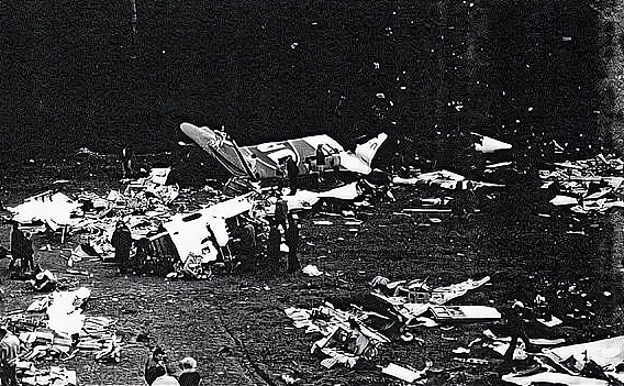 空难史上的奇迹！22岁空姐万米高空无伞坠落，幸运生还