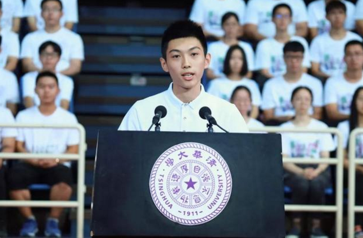 清华学生会主席有多“牛”？颜值与实力并存，与院长平起平坐？