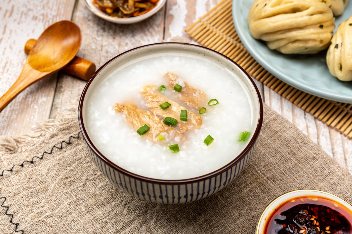 宝宝辅食添加有技巧，太早太晚都不好，看看你家做对了吗？