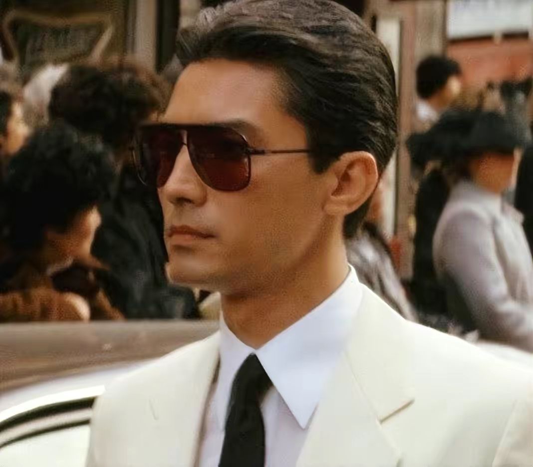 看到70岁尊龙才发现:真正的男神才不怕变老,头发花白也优雅帅气-热门