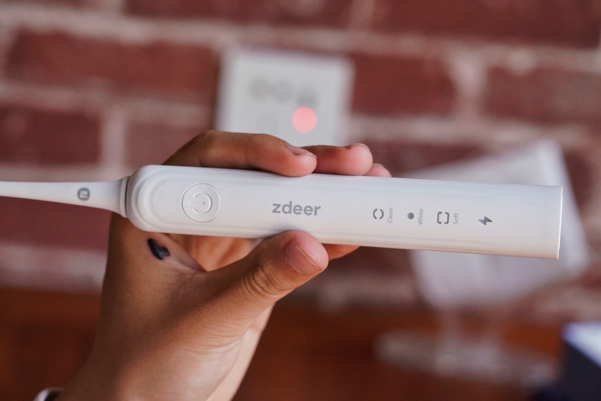 左点声波电动牙刷体验：清新简洁风设计，199元到底值不值