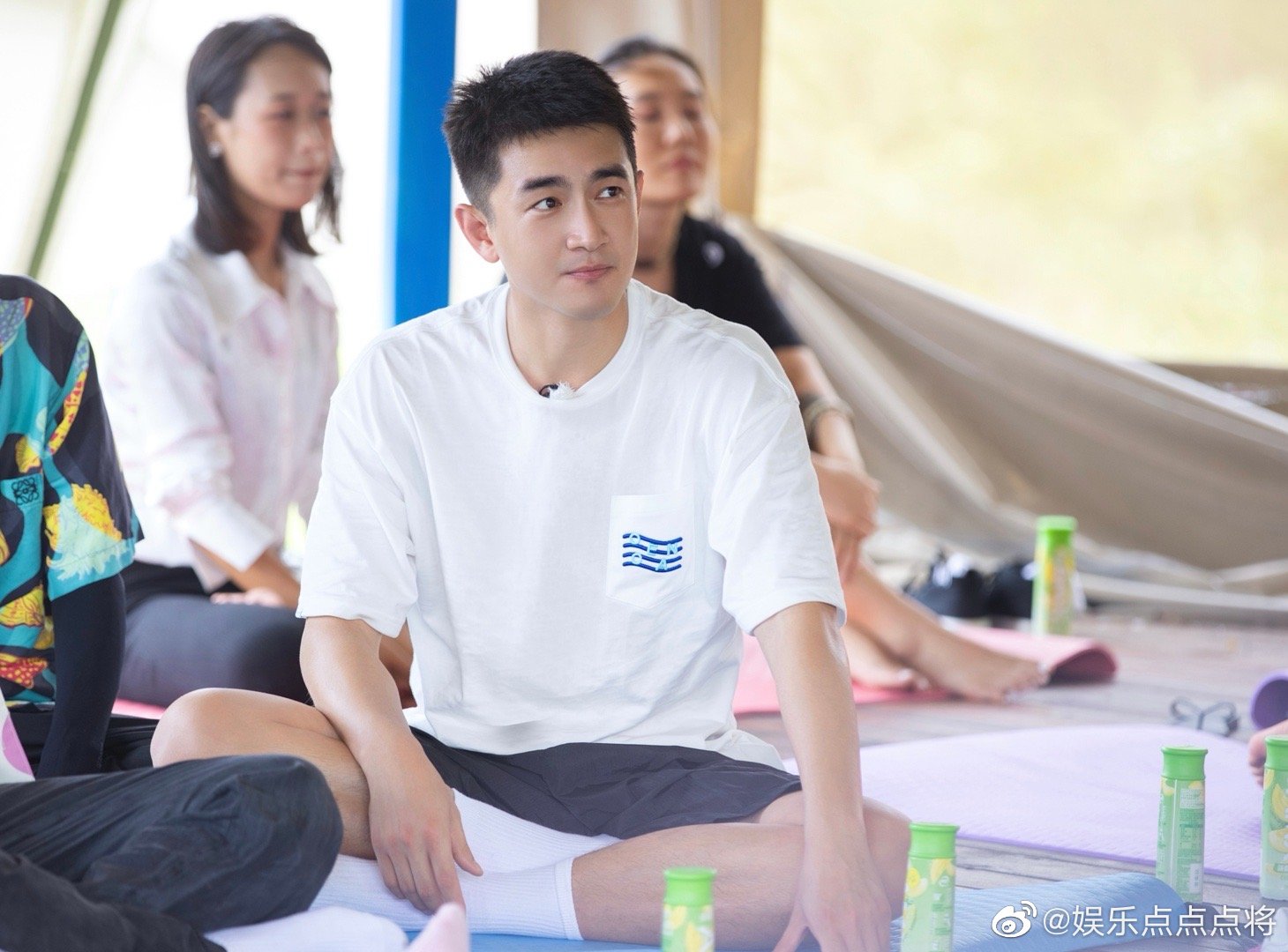 今晚的笑点，是林更新的痛苦换来的！快给这双人瑜伽笑疯