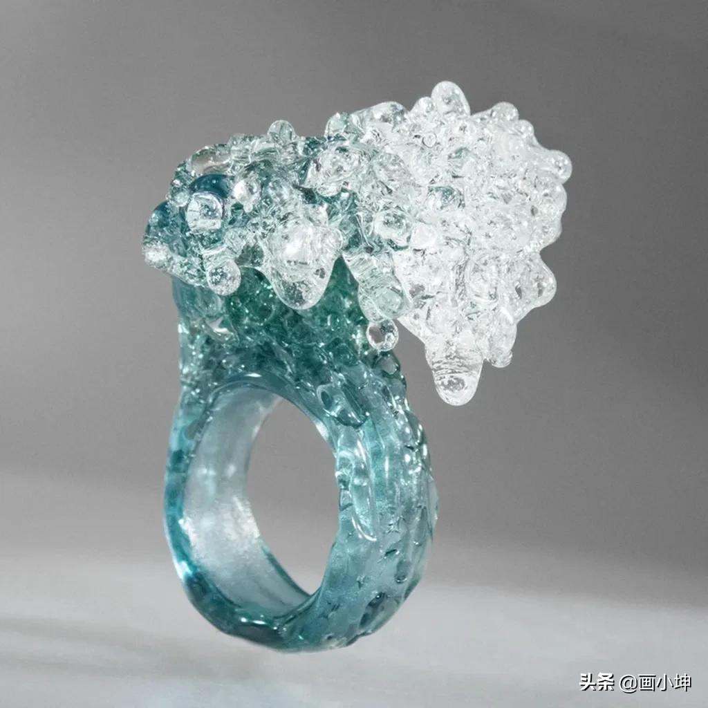 微缩的海浪造型玻璃配饰