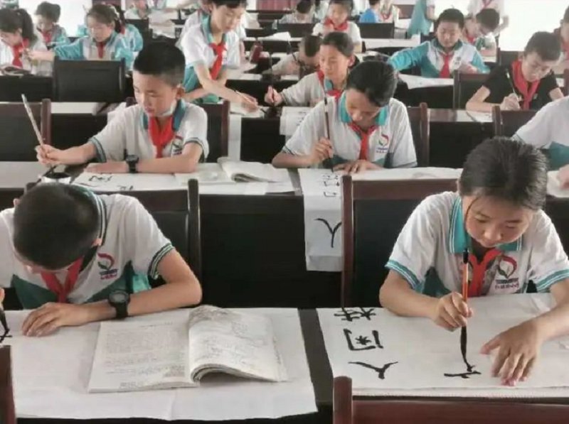 平凉市红旗街小学举行书写大赛活动