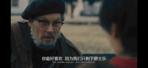 顶流巨星遭封杀？因家暴跌下神坛，还被质疑不会演戏，全靠服化道