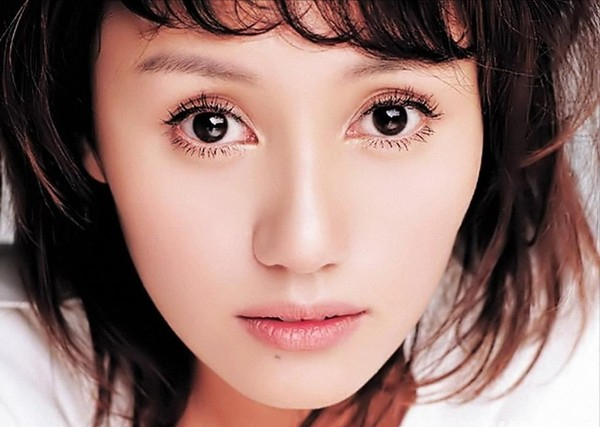 有一种“毁容”叫眼睛凹陷！杨幂比同龄人老10岁，陶虹直接认不出