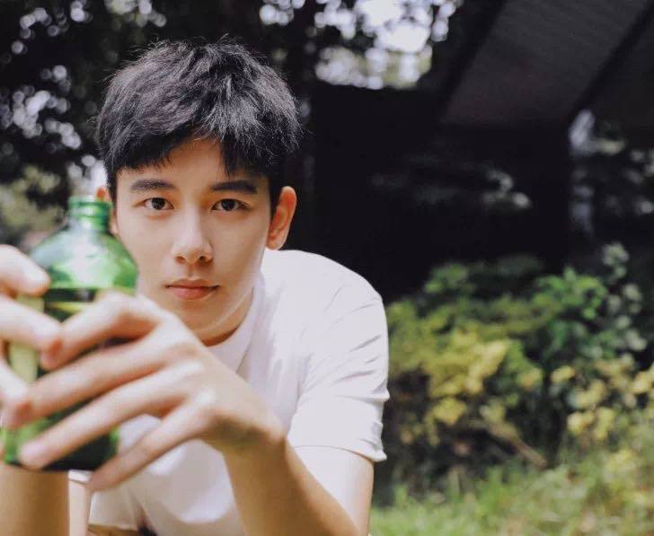 中国国家话剧院拟聘易烊千玺，为何明星热衷考编？