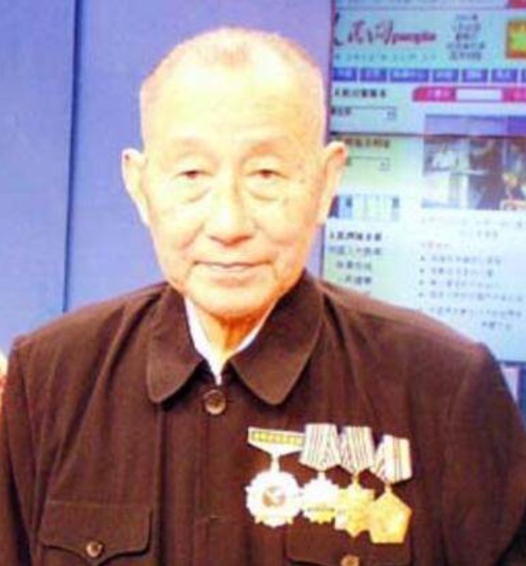 湖南女贪官落马记：色诱40多人，被84岁老汉扳倒，因怀孕被判死缓