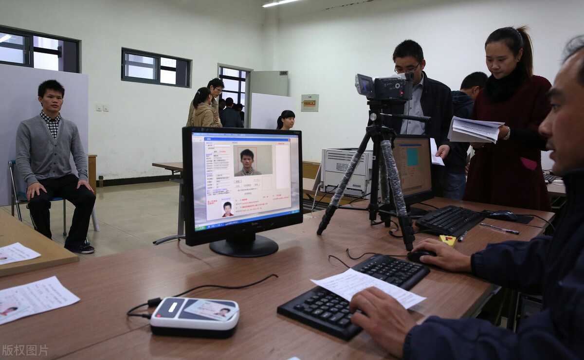 研究生初试第一志愿双非，预测成绩360分，能调剂到985吗？