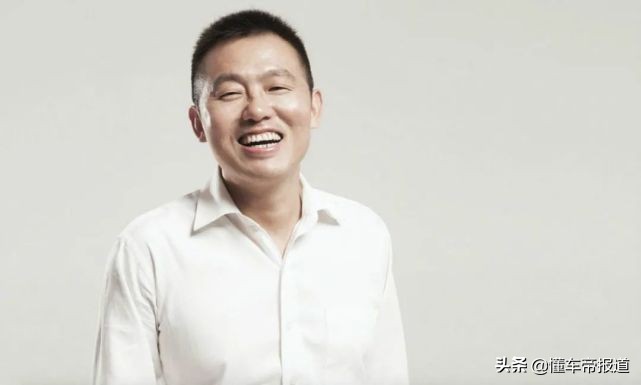 精工细作手工汽车模型特写，细节展现匠心魅力