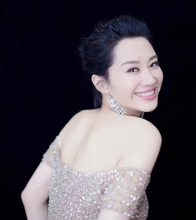 年过40还未嫁的10位女星：多人情史丰富，最小43岁最大者已达58岁