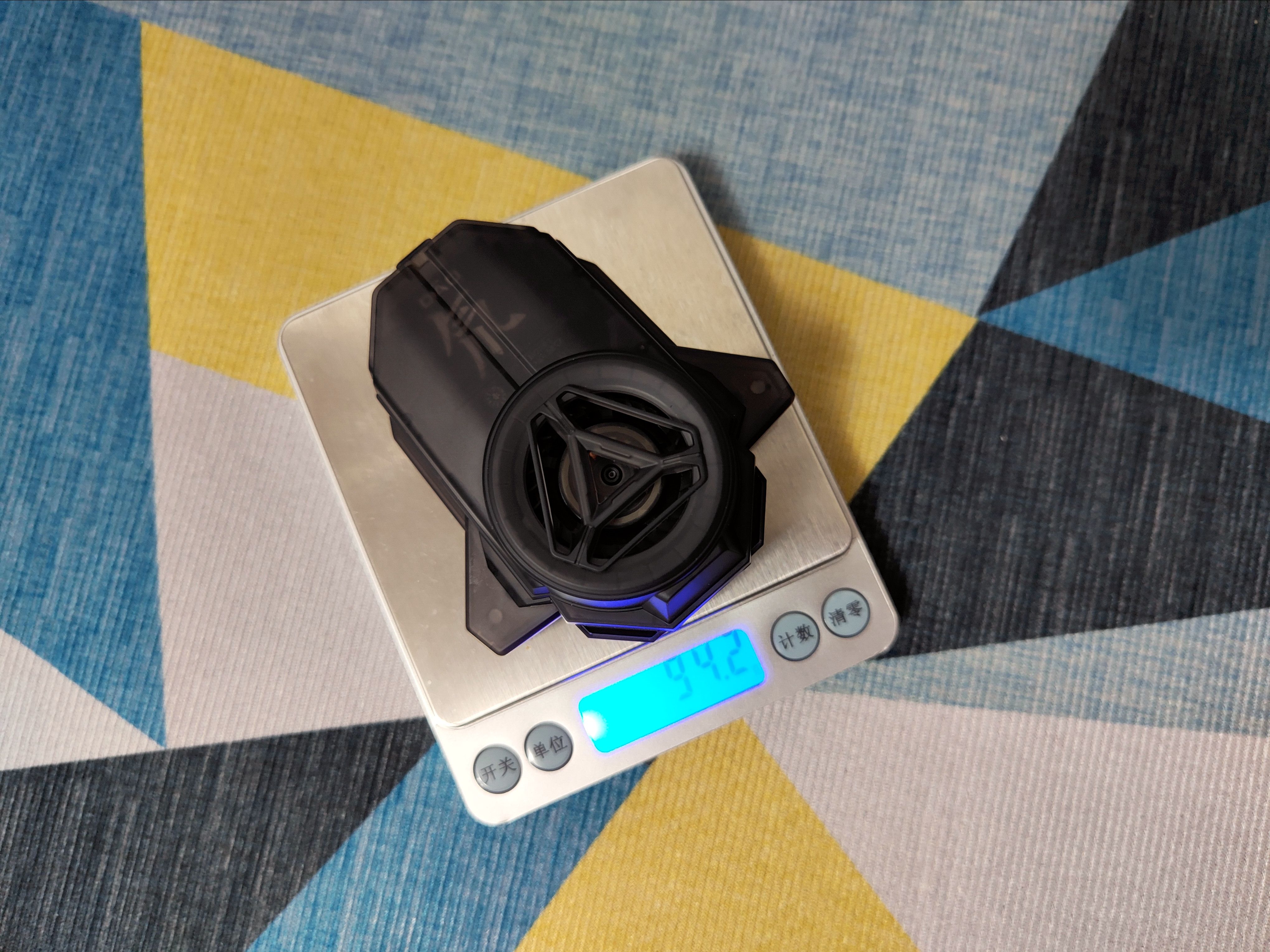 拿什么拯救我的火龙888？试试红魔涡轮散热背夹