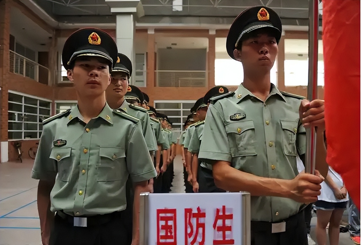 高考生报考军校之前，别忽略户口本上的细节，可能影响学生政审