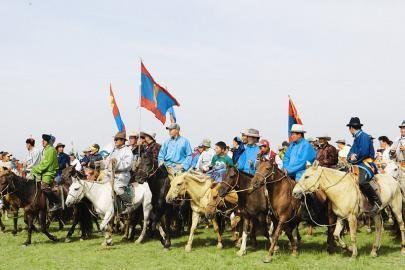 举国还债？蒙古国民众捐献黄金马匹后，天然气石油也来中国了