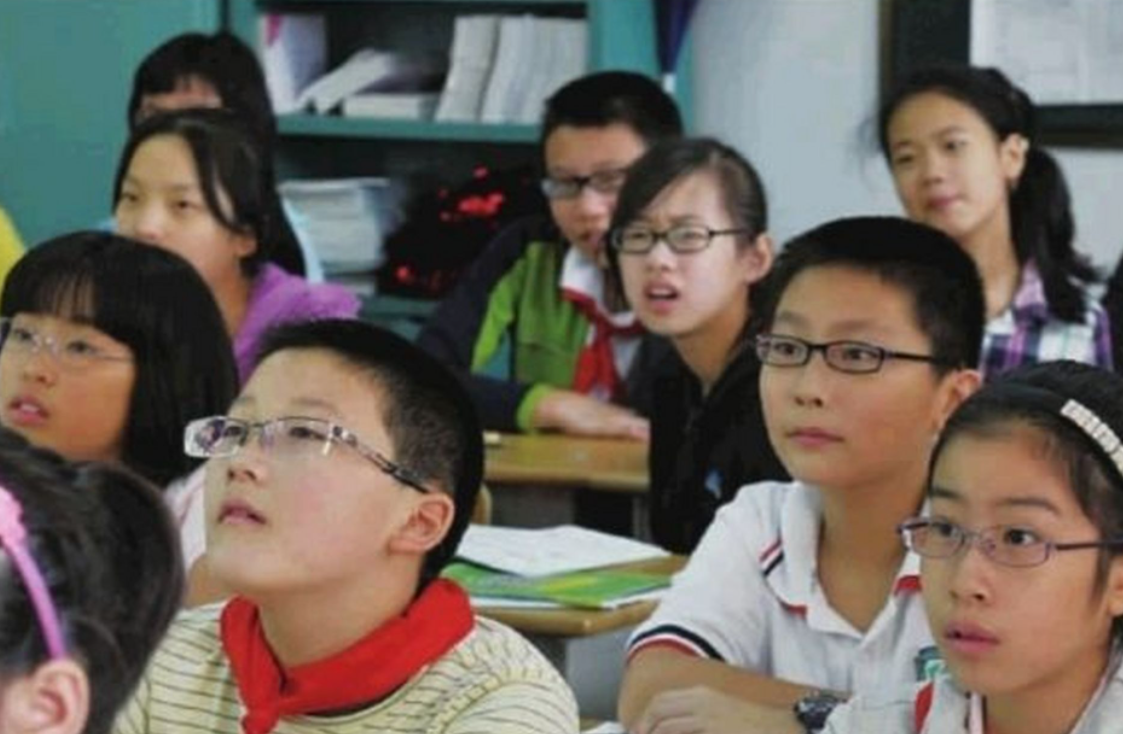 “视力不好也受歧视”？这4个专业近视眼尽量避开，成绩好也不行