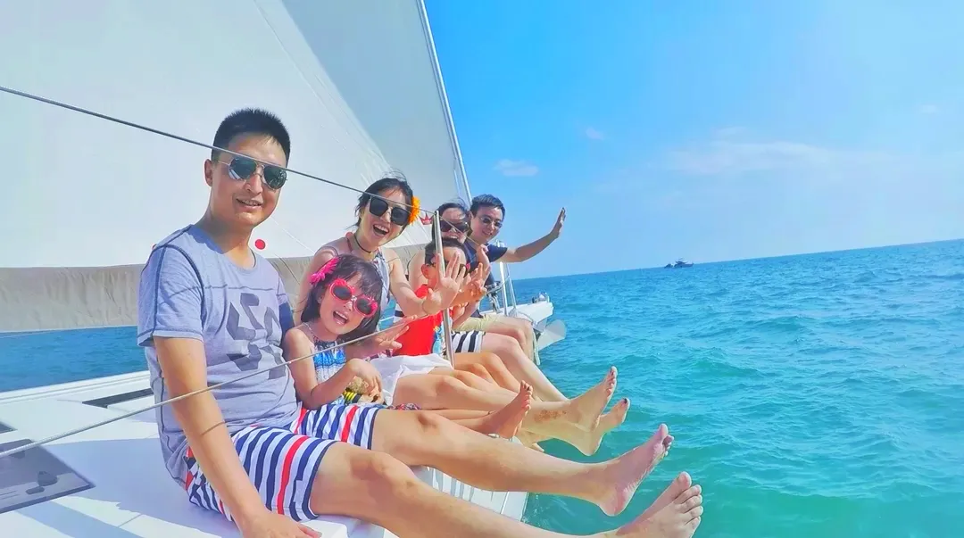走,去海南过年去!撒网捕鱼、帆船体验、海鲜大餐,开心过大年