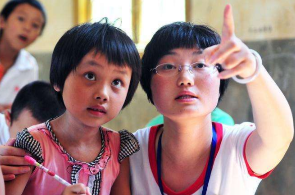 不少乡村教师反对大学生支教，直言：你们为了学分，快要毁了孩子