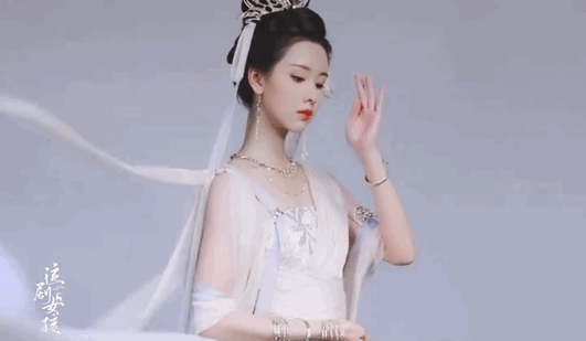 看了她们，才知道什么叫“自带清纯校花脸”，有些气质真是天生的