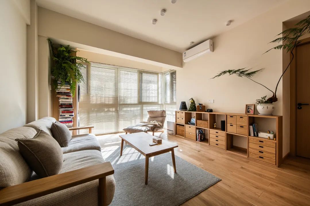 福建夫妻晒48㎡小家，装修不奢华，却处处流露着高级感，超美