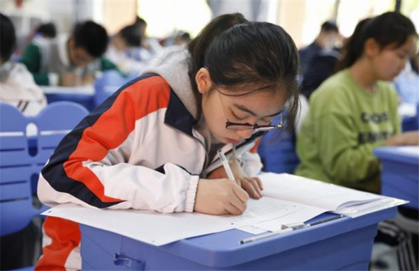 大学四六级考试（四六级考试设新门槛）