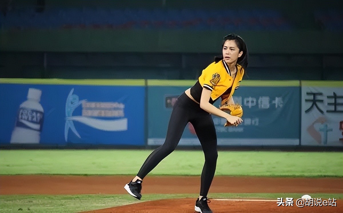 悲痛！著名女星崩溃哭诉，因疫情1年没开工，存款只有300万