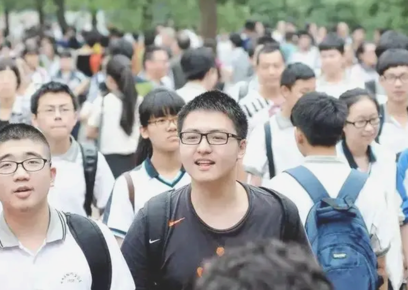 “高考成绩”和“模考成绩”差多少？985学长谈经验，学生要有数