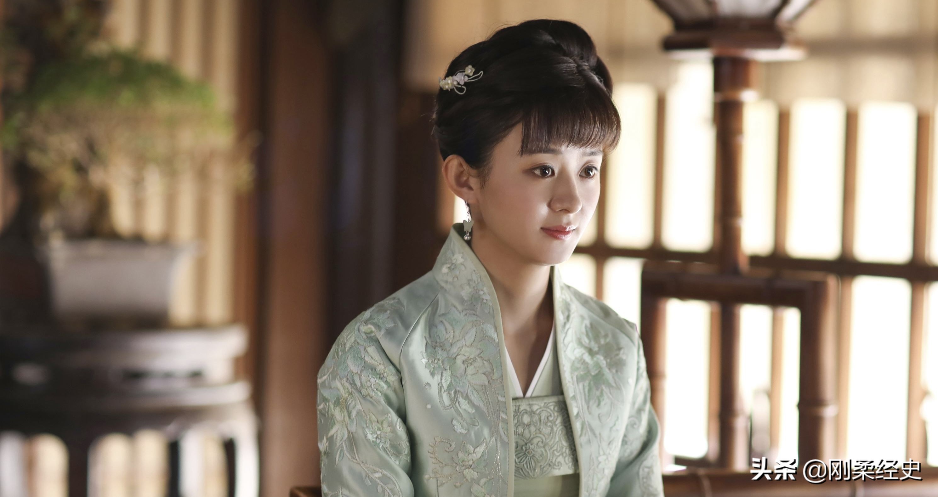 星汉灿烂：疑似“还珠”翻版，“小燕子”附体，满是套路