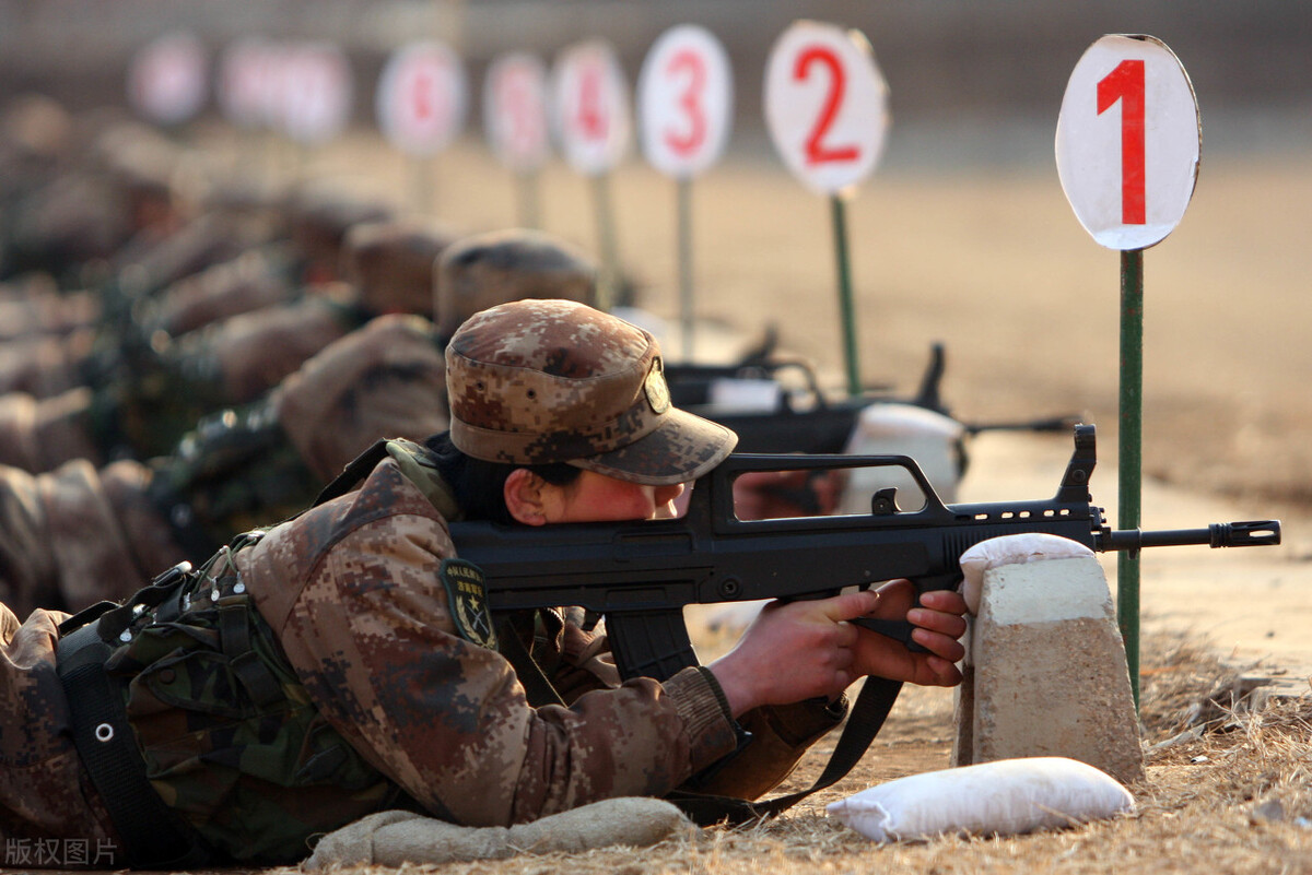 小孩是大一的学生，如果去当兵，可以选择在哪里当兵？考虑这几点