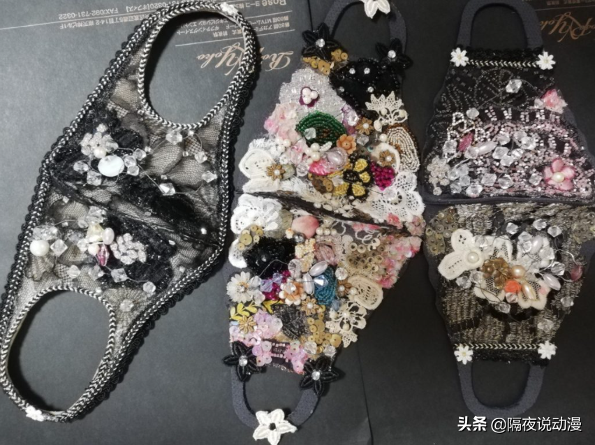 时隔20年，日本00后又再度穿起“泡泡袜”！它曾是涩谷辣妹的最爱