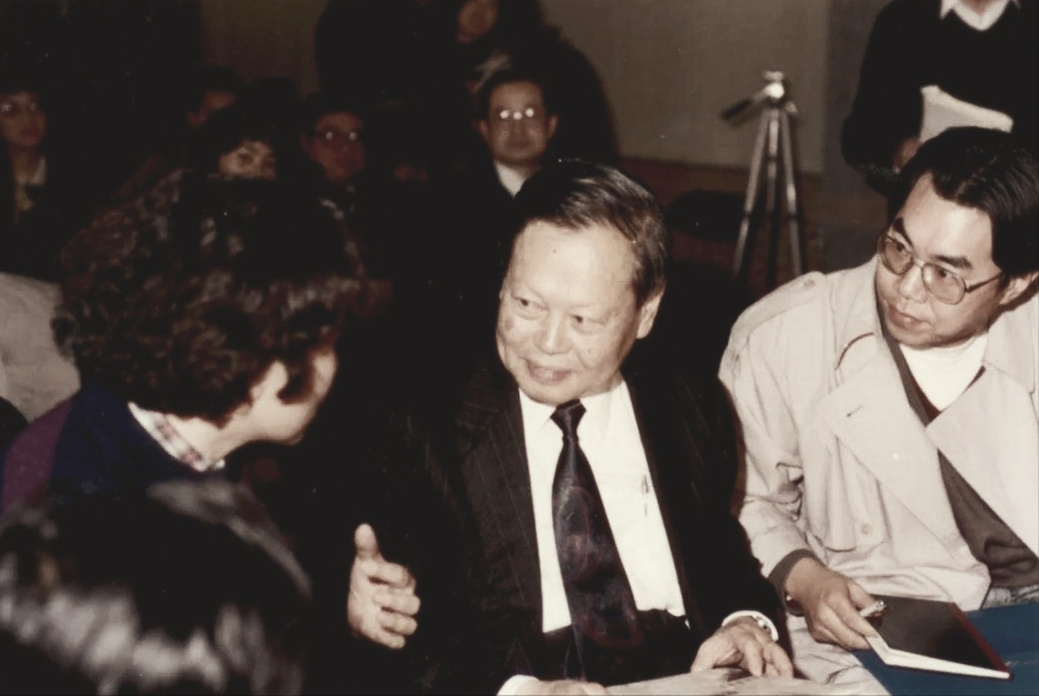 1976年毛主席离世，杨振宁远在美国说出12个字，让世界为之动容