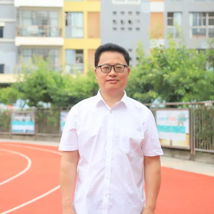 读书月，南湖小学继续深入开展书香校园建设和读书节活动