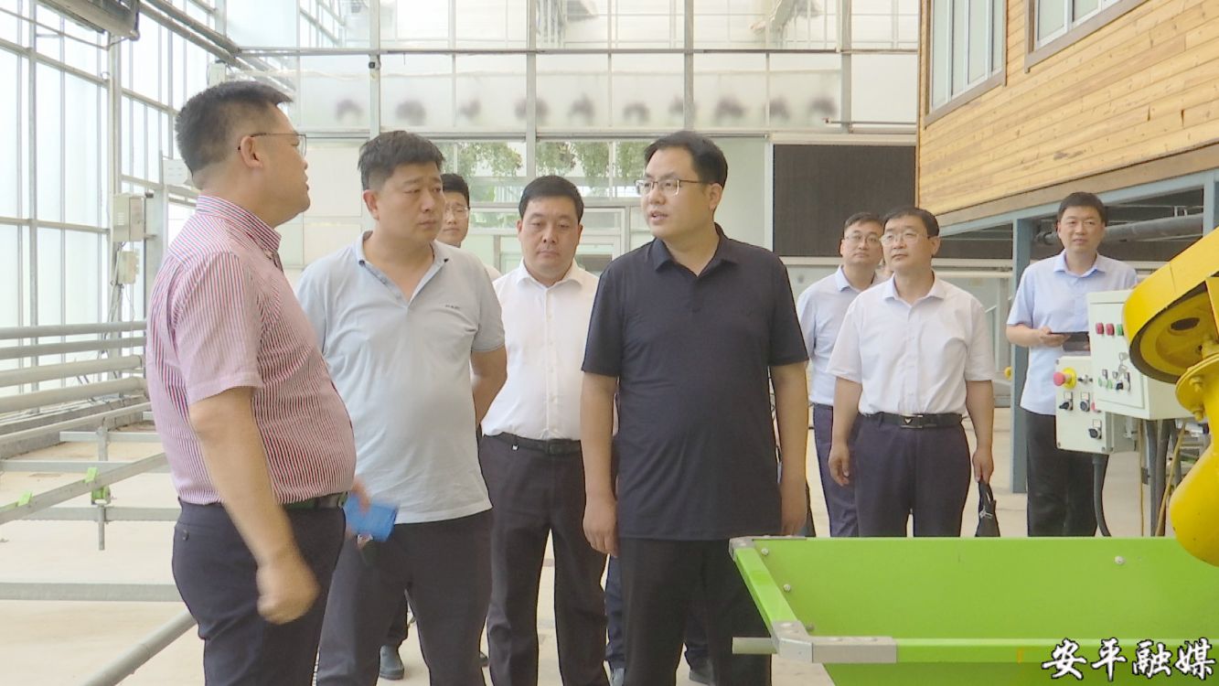 在寿光市,赵东钊一行先后到匠工园艺有限公司,格瑞农